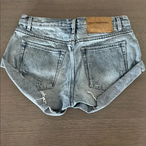 One Teaspoon - Picture 2 of 4